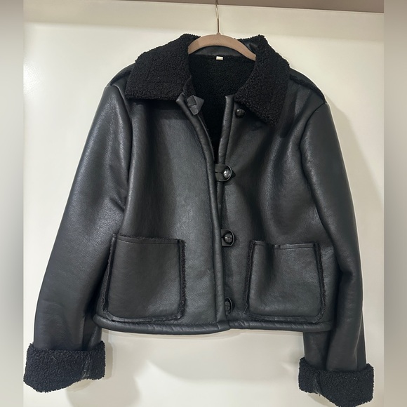◼️Commense Black Faux Leather Jacket with Shearling Collar and Cuffs - Picture 3 of 8